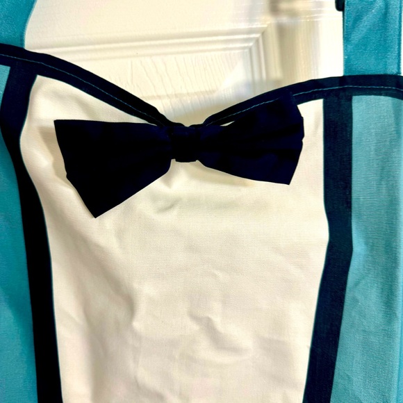 NWT. Disney Apron Alice In Wonderland UK Pavilion “It's Always Tea Time” Apron - Picture 7 of 11